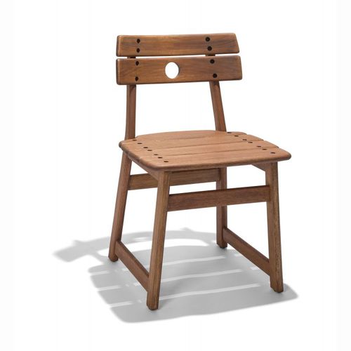Sedia contemporanea - TAJÁ - Butzke - da esterno / in legno / per uso residenziale