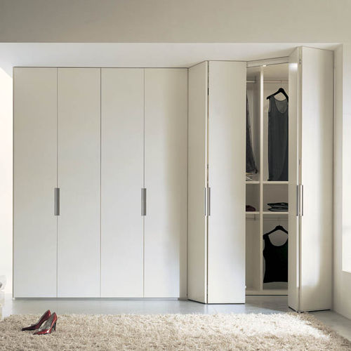 Armadio ad angolo - SLOW - Mobilform - contemporaneo / in legno laccato / a porte scorrevoli
