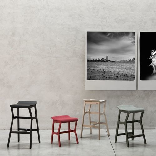 Sgabello da bar contemporaneo - NHINO - Traba' - in faggio / con supporto in faggio / con 4 gambe