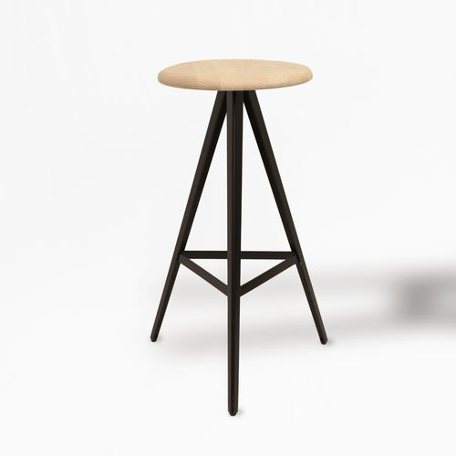 Sgabello da bar design industriale - AKY 61  - Traba' - in frassino / in legno massiccio / con supporto in metallo verniciato