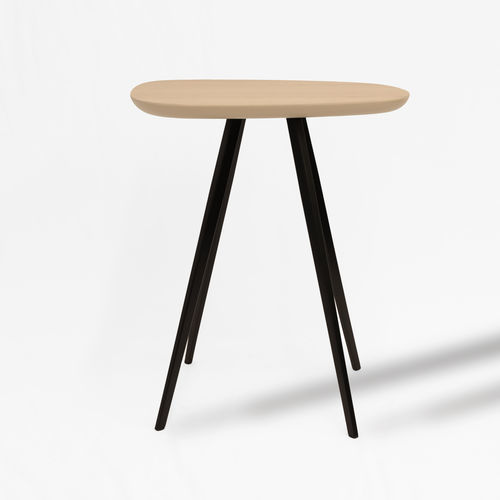 Tavolo d'appoggio design scandinavo - LITTLE AKY LULO  - Traba' - in legno massiccio / in frassino / con supporto in metallo verniciato