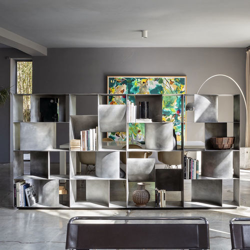 Mensola - JUDD BASE - Mogg - a paravento / contemporaneo / in metallo