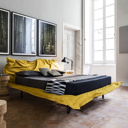 Letto matrimoniale - BIG HUG - Mogg - contemporaneo / imbottito / con testiera
