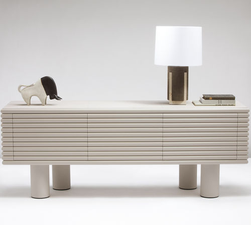 Credenza contemporanea - Giobagnara - in legno / con 4 gambe / bianca