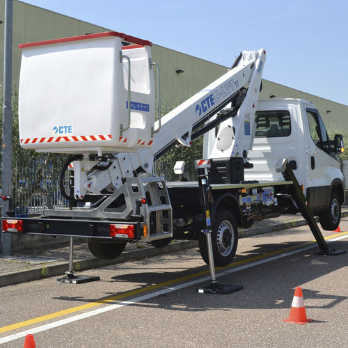 Piattaforma aerea per cantiere - B-LIFT 17 A+H - CTE - da esterno / montata su camion