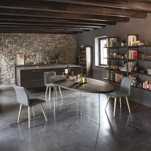 Tavolo contemporaneo - DAYTONA - Devina Nais - in vetro / ovale