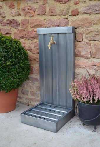 Fontana da giardino - HORTENSIA - MISTERZINC - in zinco / contemporanea