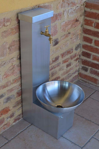 Fontana da giardino - TULIPE - MISTERZINC - in zinco / contemporanea