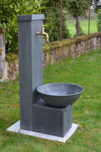 Fontana da giardino - PISSENLIT - MISTERZINC - in zinco / contemporanea
