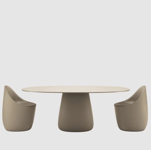 Tavolo contemporaneo - COBBLE - Qeeboo - in HPL / con supporto in HPL / ovale