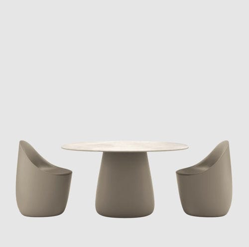 Tavolo contemporaneo - COBBLE - Qeeboo - in pietra / con supporto in pietra / ovale