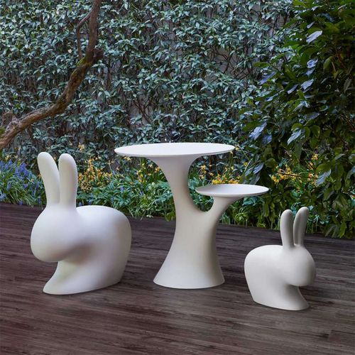 Tavolo contemporaneo - RABBIT TREE - Qeeboo - in polietilene / con base in polietilene / rotondo