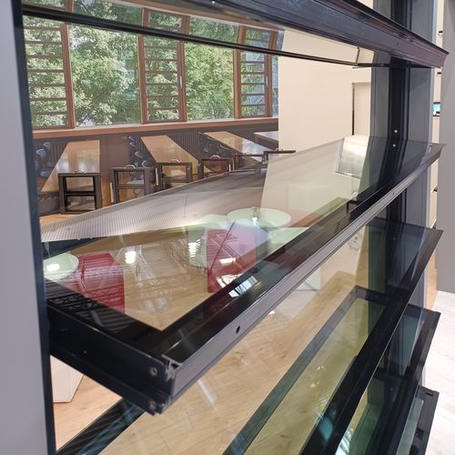 Frangisole a lamelle - TAIRMO&reg; GANZGLAS - Hahn Lamellenfenster GmbH - in vetro / per finestra / verticale