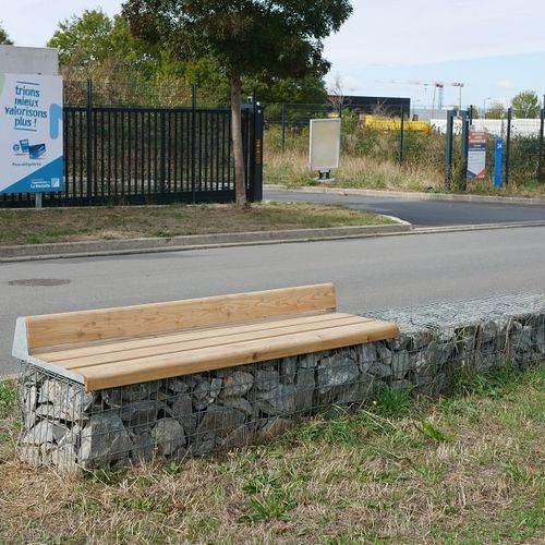 Panca per spazi pubblici contemporanea - EVOL S - ID GABION - L'AGENCE URBAINE - in larice / in acciaio galvanizzato / in pietra