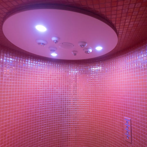 Soffione doccia da incasso a soffitto - EXPERIENCE - Alpha Wellness Sensations - rotondo / a pioggia / con illuminazione incorporata