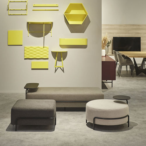 Pouf contemporaneo - Moon - Mobenia - in tessuto / in metallo / tondo