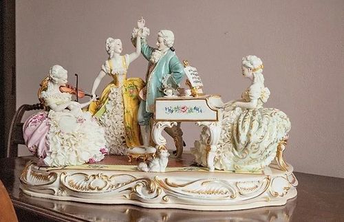 Scultura in porcellana - Pleasant time - Porcellane Principe snc - multicolore