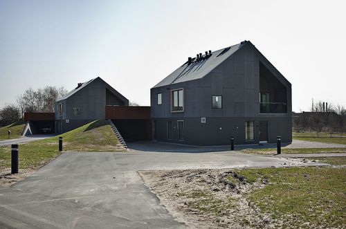 Rivestimento di facciata in pannelli - RUSTIKAL - Amroc - in fibrocemento / opaco