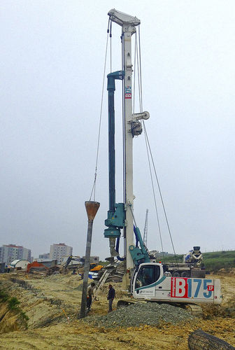 Perforatrice con motore diesel - B175 XP - CASAGRANDE - Foundation Division - rotativa / per cantiere di costruzione / per pali di fondazione
