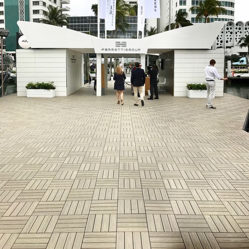 Pavimento in composito - ULTRASHIELD TILE - Déco - da esterno / per bagnasciuga di piscina / da giardino