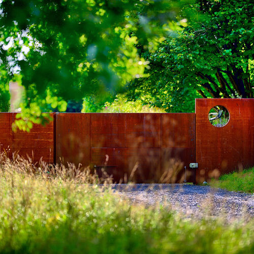 Cancello battente - REAL - PK70 - scorrevole / in corten / a pannello
