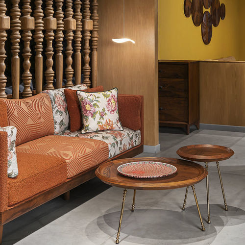 Tavolo tradizionale - CONICO - ALANKARAM - in ottone / in teak / con supporto in ottone