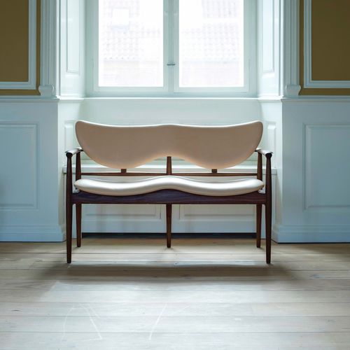 Divanetto imbottito design scandinavo - 48 - Finn Juhl - in tessuto / in pelle / in rovere
