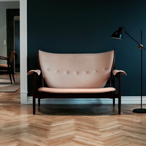 Divano design scandinavo - CHIEFTAIN - Finn Juhl - in pelle / con schienale alto / marrone
