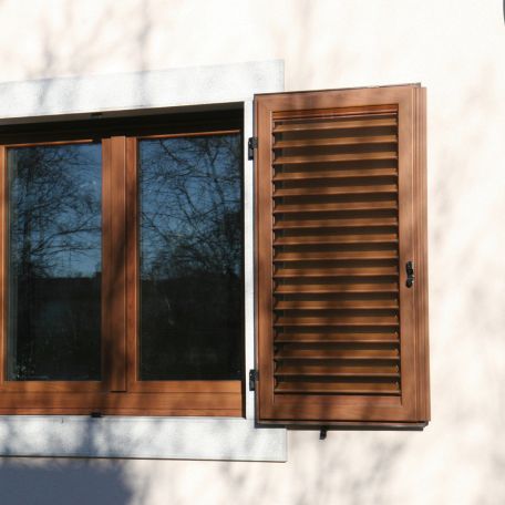 Persiana battente - DARK : FIXED OPEN SLAT - Molaro - in legno / per finestra