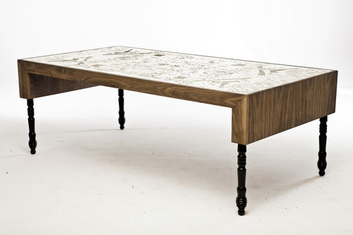 Tavolo da pranzo design originale - SIGNATURE : BURLESQUE  - EGG DESIGNS - in noce / in MDF / in ottone
