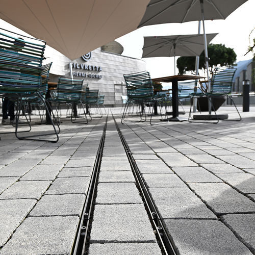 Canaletta a fessura - GEMINI MAGNA - Richard Brink GmbH & Co KG - griglia in acciaio galvanizzato / per spazio pubblico / da pavimento