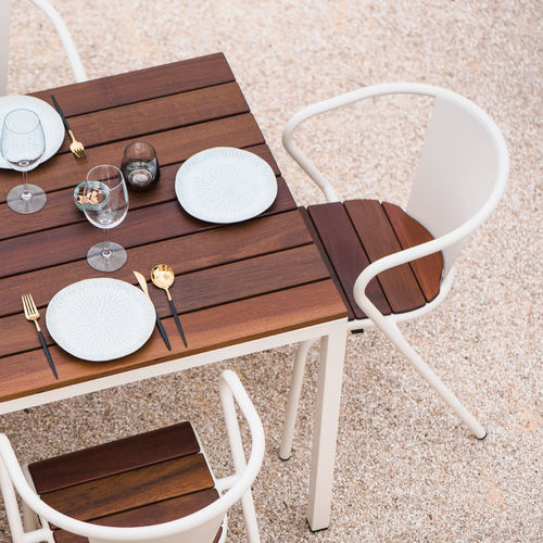 Tavolo contemporaneo - BICAtable Square CLASSIC - BICA chair - in legno / con supporto in acciaio / quadrato