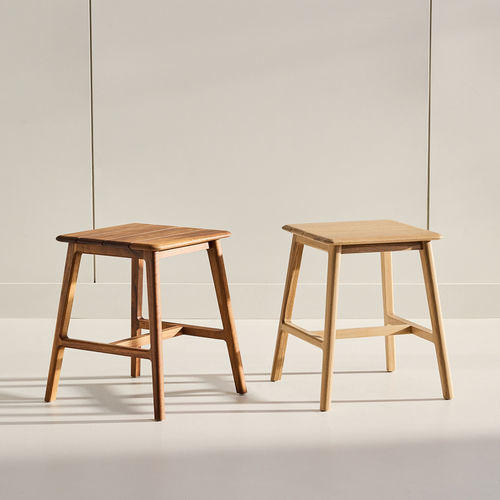 Sgabello contemporaneo - The Offcuts - KASTELLA - in rovere / in noce americano / con supporto in quercia