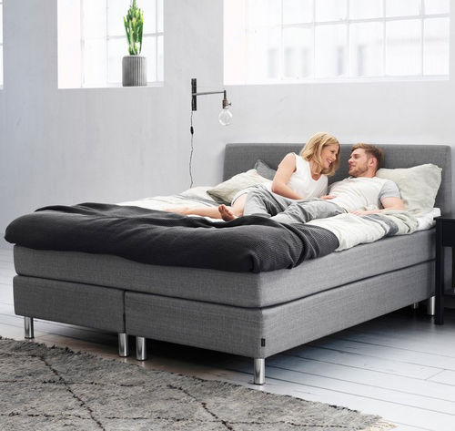 Letto matrimoniale - FIRST CONTINENTAL - Jensen - contemporaneo / imbottito / con testiera