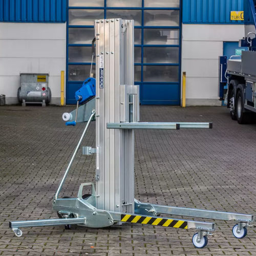 Montacarichi meccanico - LM S4.2 - Böcker Maschinenwerke GmbH - ad ingombro ridotto / professionale / per cantiere