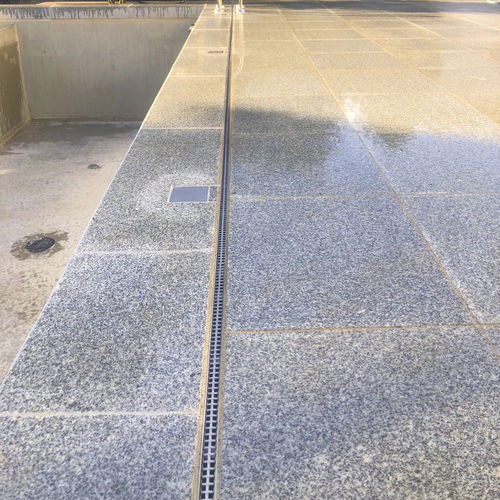 Canaletta a fessura - MONSUN GmbH - griglia in acciaio galvanizzato / griglia in acciaio inox / per spazio pubblico