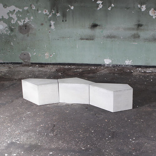 Tavolo d'appoggio contemporaneo - PENTAGON - Living Concrete Ltd - in vetro / in calcestruzzo / pentagonale
