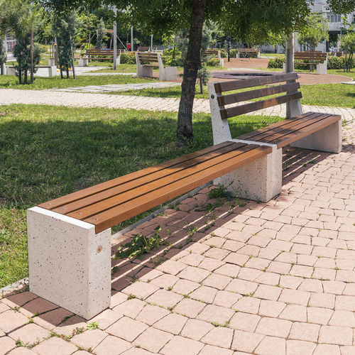 Panca per spazi pubblici contemporanea - 239 - Encho Enchev - ETE - in legno / in calcestruzzo ad alte prestazioni / in calcestruzzo fibrorinfrozato