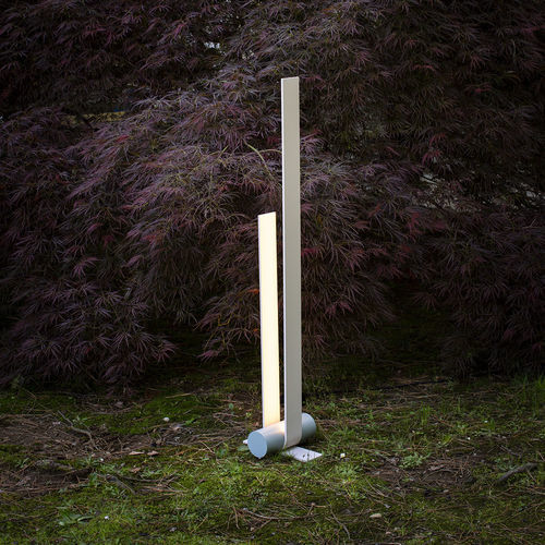 Lampada da terra - NASTRO - Tooy - in metallo / in legno / epossidica