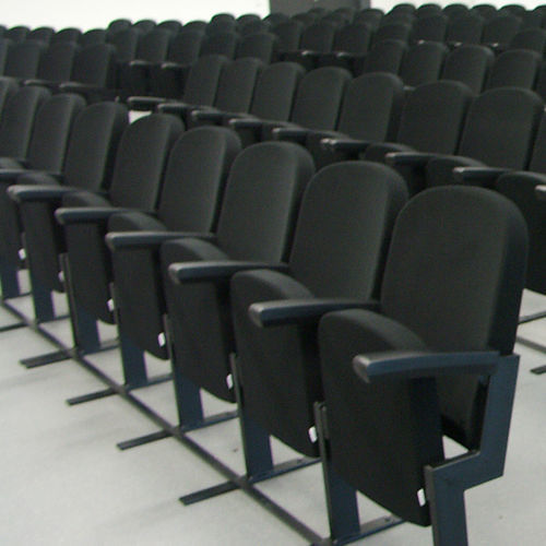 Poltrona per auditorium contemporanea - UDINE - Cinearredo Italia - in tessuto / in legno compensato / in acciaio