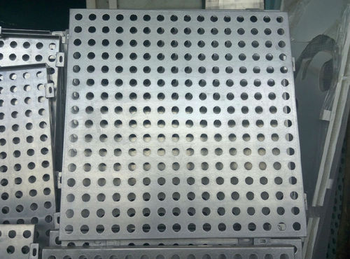 Lamiera perforata - Shanhe aluminum building material co.,ltd - in alluminio / per facciate