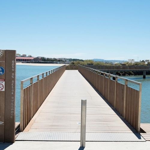 Passerella in plastica riciclata - Barreiro - Extruplas - a travi / a piloni / per applicazioni marine