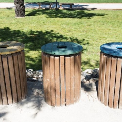 Portarifiuti in plastica riciclata - Vila - Extruplas - da esterno / per raccolta differenziata / per spazio pubblico
