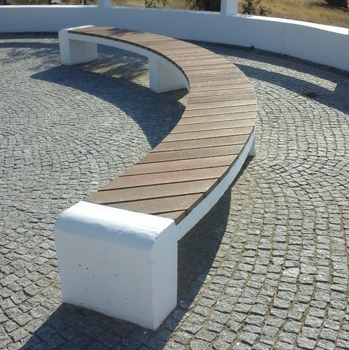 Panca per spazi pubblici contemporanea - Pavia - Extruplas - in plastica riciclata / senza schienale / senza braccioli