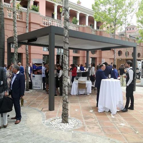 Pergola autoportante - ALTEA - Codeval - addossata / in alluminio / a lamelle orientabili