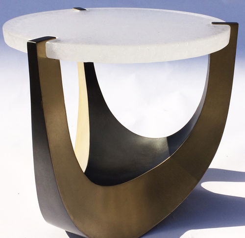 Tavolo d'appoggio contemporaneo - MELUT - Atelier Stefan Leo - in vetro / in bronzo / rotondo