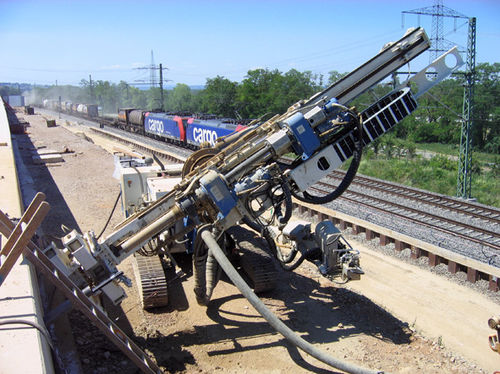 Perforatrice con motore diesel - SM-14  - SOILMEC S.P.A. - rotativa / per cantiere di costruzione / cingolata