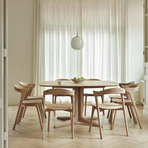 Tavolo da pranzo contemporaneo - Corto - ETHNICRAFT - in rovere / con supporto in quercia / quadrato
