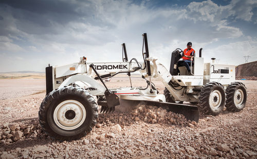 Motolivellatrice - HMK MG 330  - HIDROMEK