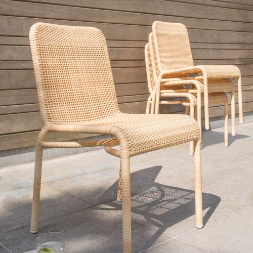 Sedia da giardino contemporanea - TOBAGO - KOK Maison - da esterno / in resina intrecciata / con supporto in alluminio laccato